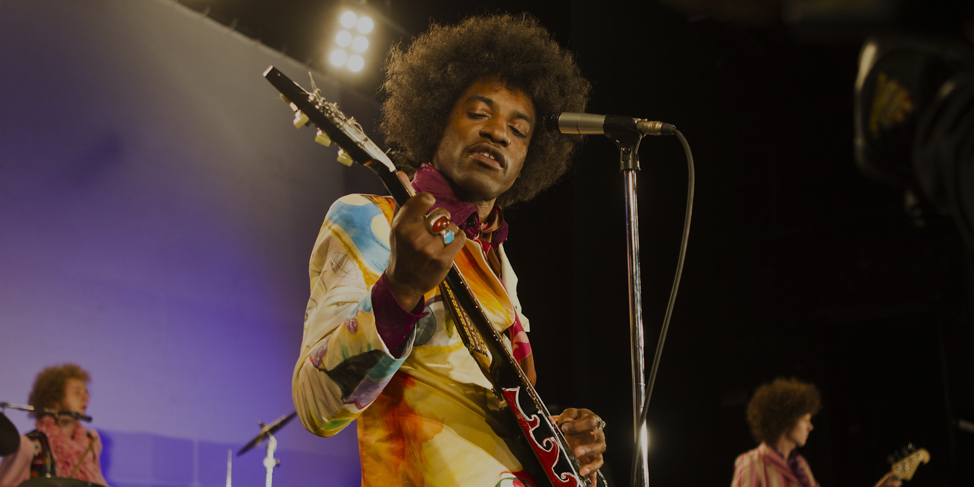 BLACK MOVIES ENTERTAINMENT PRÉSENTE “JIMI ALL IS BY MY SIDE”
